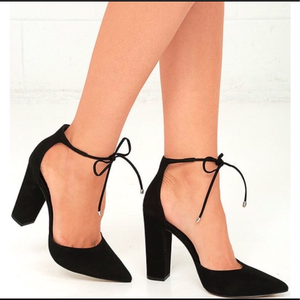 Steve Madden “Pamperd” block Heel - Black
